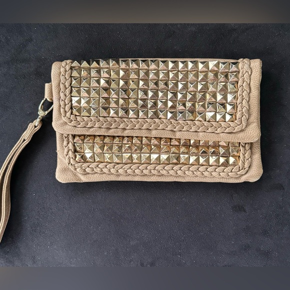 BEBE Beautiful Studded Beige Kissey Clutch Wristlet - Picture 10 of 13